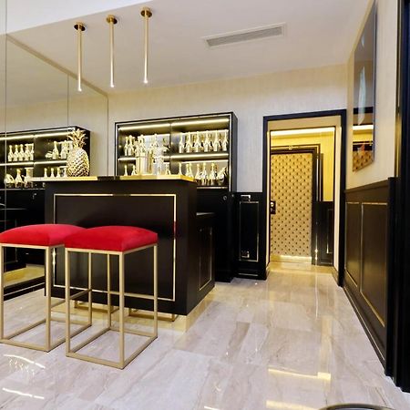 Spanish Hills Collection Luxury Suites & Jacuzzi Рим Экстерьер фото