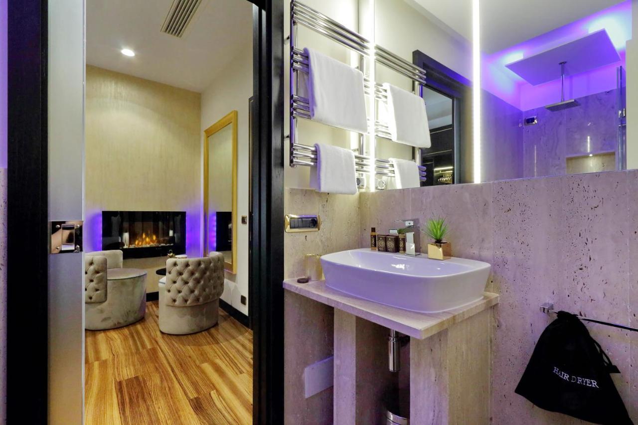 Spanish Hills Collection Luxury Suites & Jacuzzi Рим Экстерьер фото