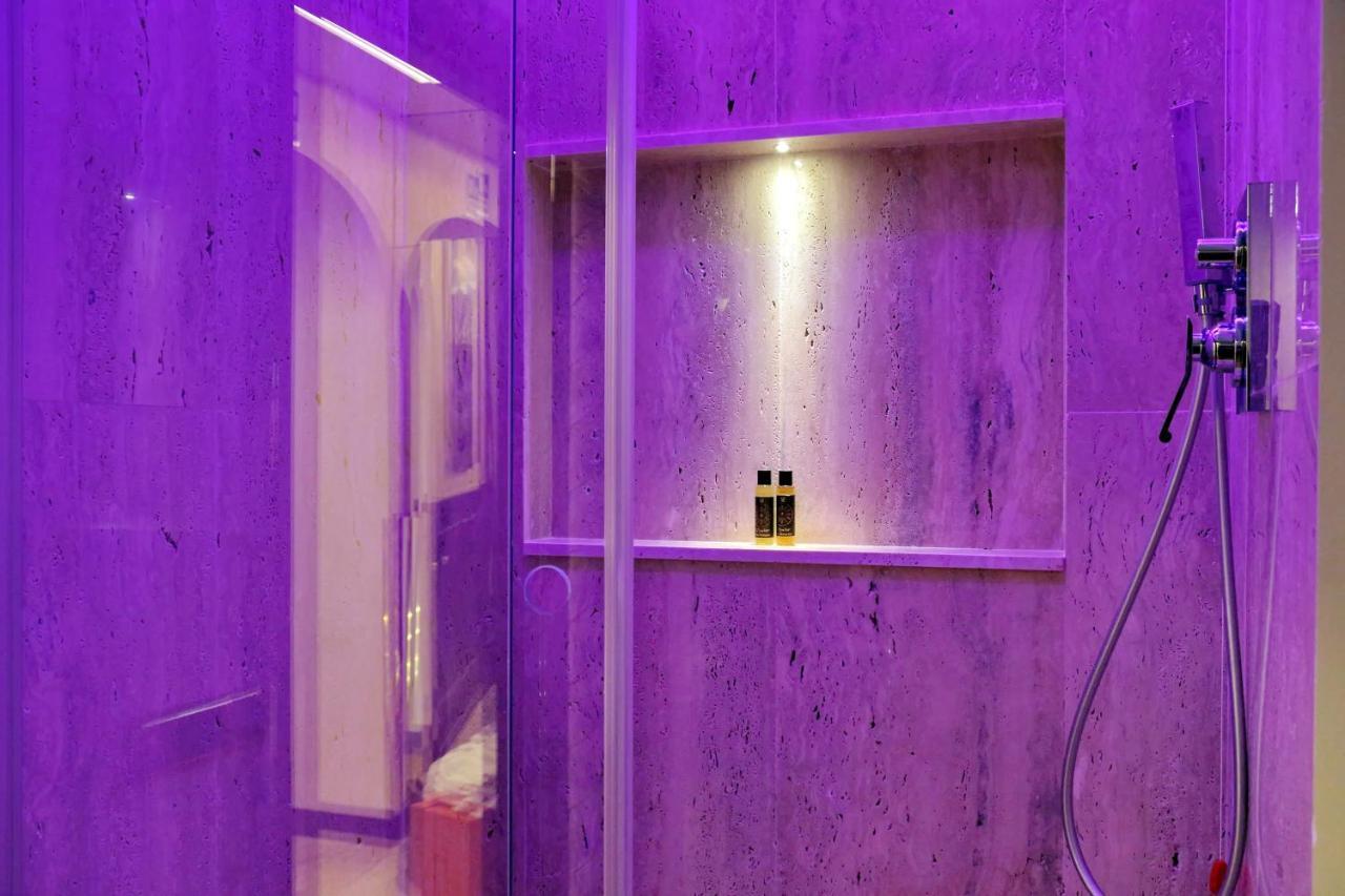 Spanish Hills Collection Luxury Suites & Jacuzzi Рим Экстерьер фото