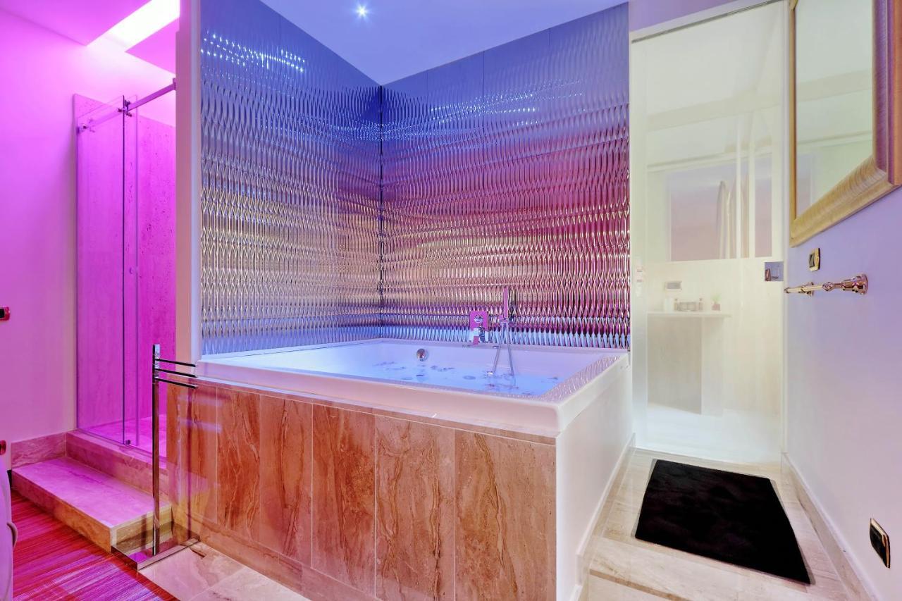 Spanish Hills Collection Luxury Suites & Jacuzzi Рим Экстерьер фото
