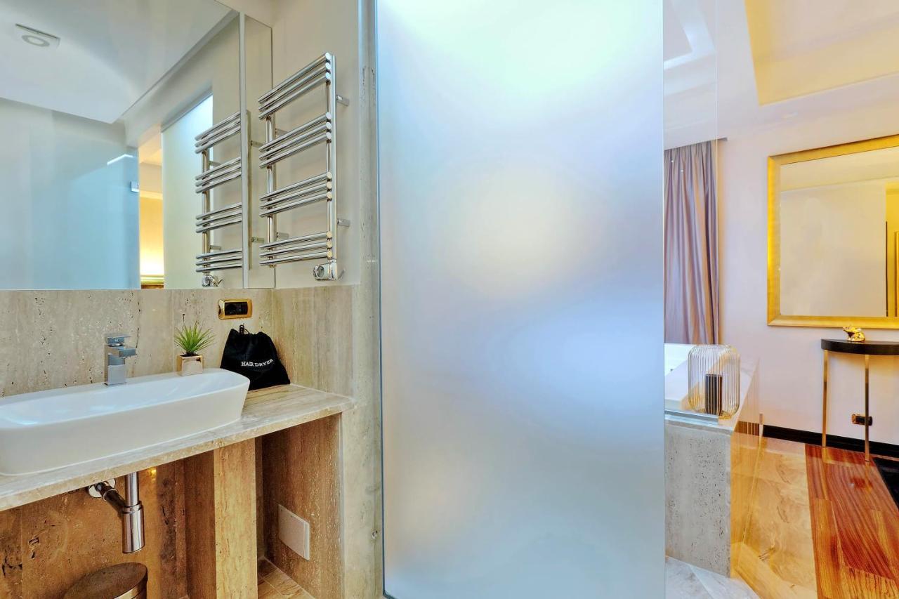 Spanish Hills Collection Luxury Suites & Jacuzzi Рим Экстерьер фото