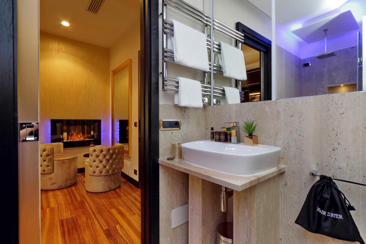 Spanish Hills Collection Luxury Suites & Jacuzzi Рим Экстерьер фото